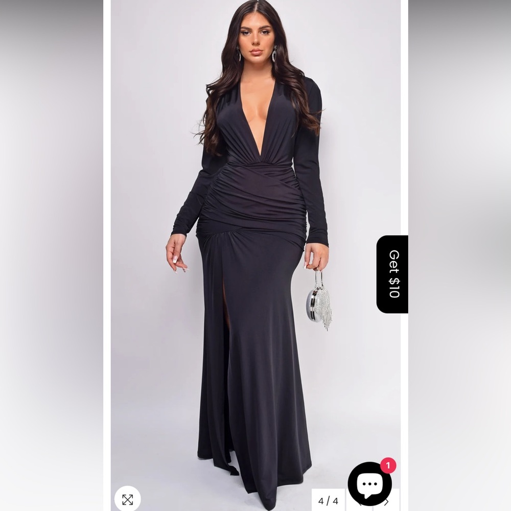 Black Hallie gown size XL never worn. I also have a L in this gown.